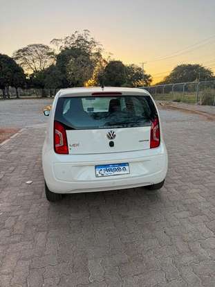 VOLKSWAGEN-UP-2014