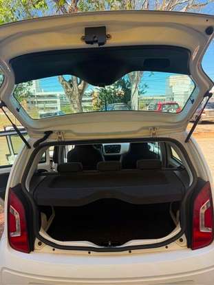 VOLKSWAGEN-UP-2014