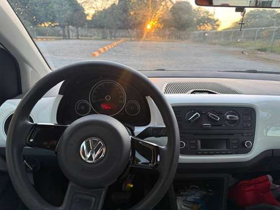 VOLKSWAGEN-UP-1.0 MPI MOVE UP 12V FLEX 4P AUTOMATIZADO VOLKSWAGEN-UP-2014