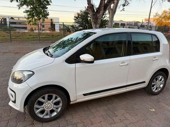 VOLKSWAGEN-UP-2014