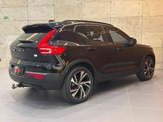 VOLVO-XC40-1.5 T5 RECHARGE R-DESIGN GEARTRONIC VOLVO-XC40-2021