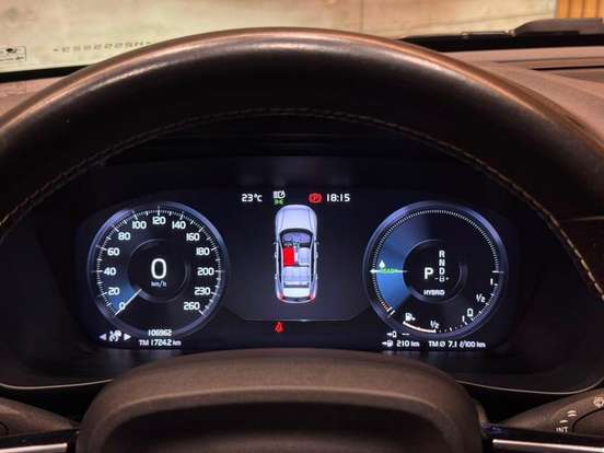 VOLVO-XC40-1.5 T5 RECHARGE R-DESIGN GEARTRONIC VOLVO-XC40-2021
