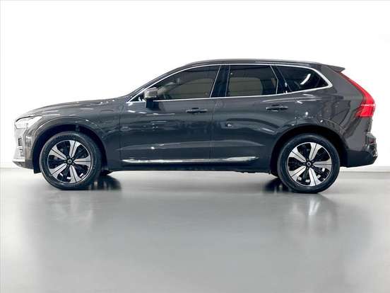 VOLVO-XC60-2024