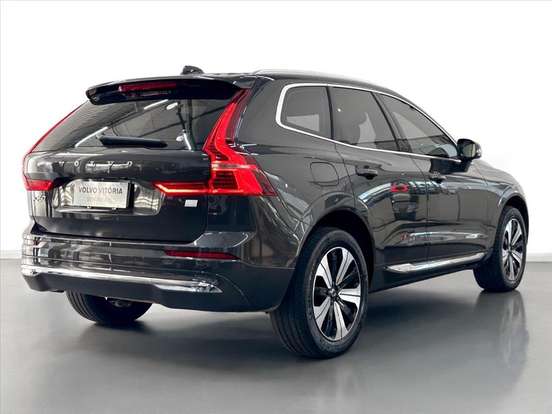 VOLVO-XC60-2024