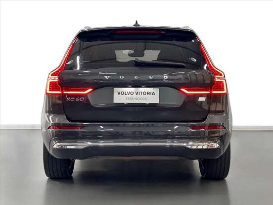 VOLVO-XC60-2024