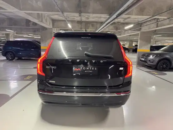 VOLVO-XC90-2023
