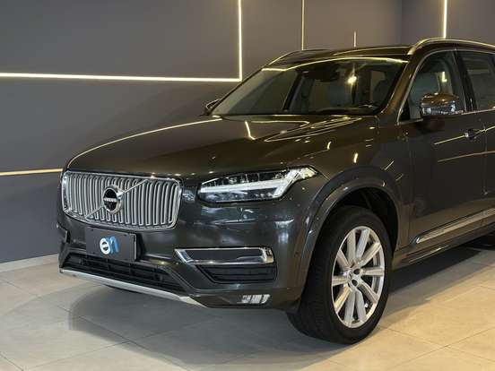 VOLVO-XC90-2019