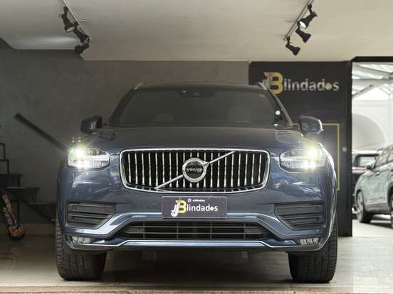 VOLVO-XC90-2019