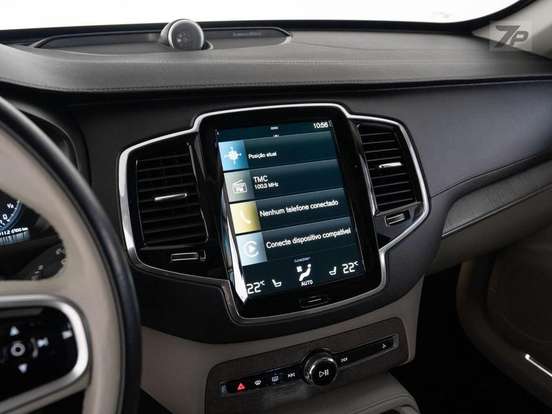 VOLVO-XC90-2021