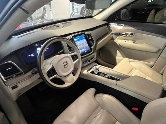 VOLVO-XC90-2024
