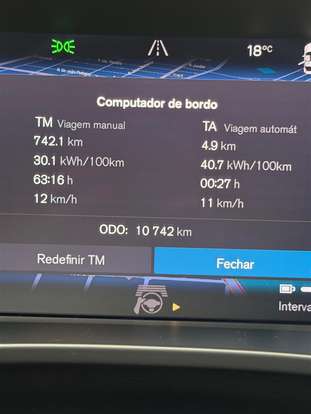 VOLVO-XC40-2023