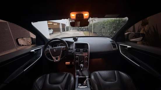 VOLVO-XC60-2.0 T5 R DESIGN TURBO GASOLINA 4P AUTOMÁTICO VOLVO-XC60-2014
