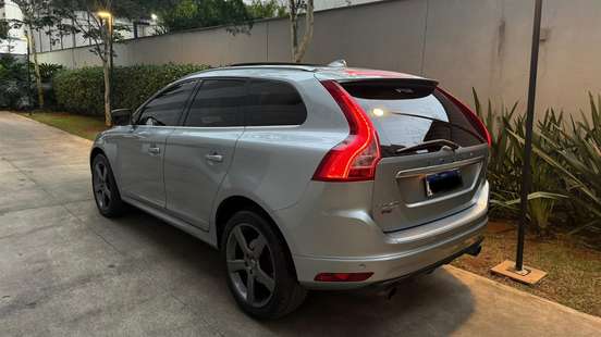 VOLVO-XC60-2014