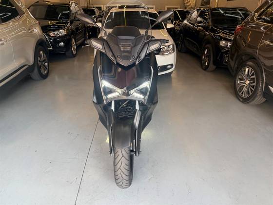 YAMAHA XMAX 250 CONNECTED ABS 