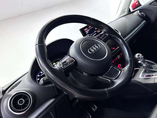AUDI-A3-1.8 TFSI SEDAN AMBITION 16V 180CV GASOLINA 4P AUTOMÁTICO AUDI-A3-2015