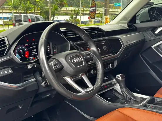 AUDI-Q3-2023