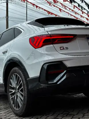 AUDI-Q3-2023