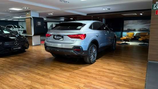 AUDI-Q3-2023