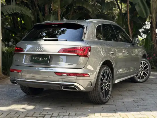 AUDI-Q5-2024