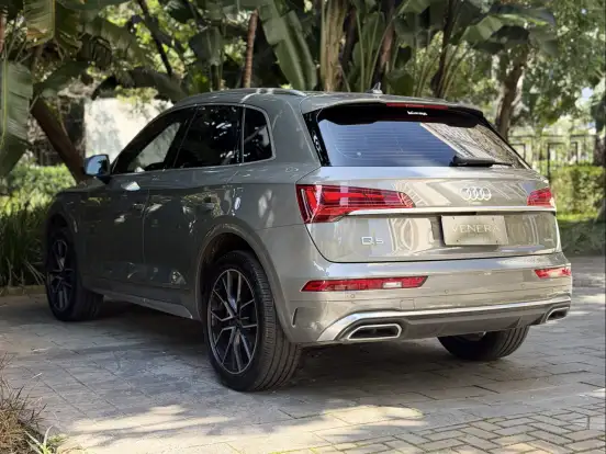 AUDI-Q5-2024