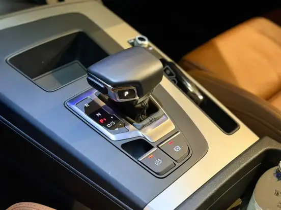 AUDI-Q5-2023