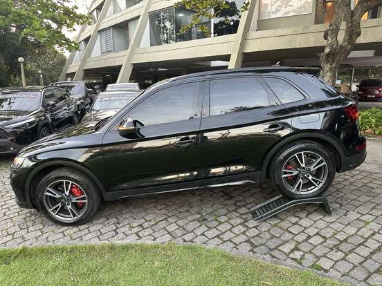 AUDI-Q5-2023