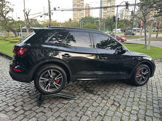 AUDI-Q5-2023