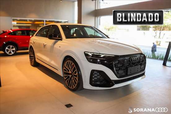 AUDI-Q8-2025