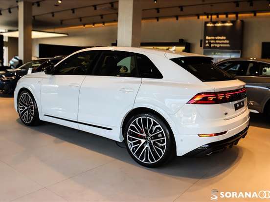 AUDI-Q8-3.0 TFSI GASOLINA PERFORMANCE BLACK QUATTRO TIPTRONIC AUDI-Q8-2025