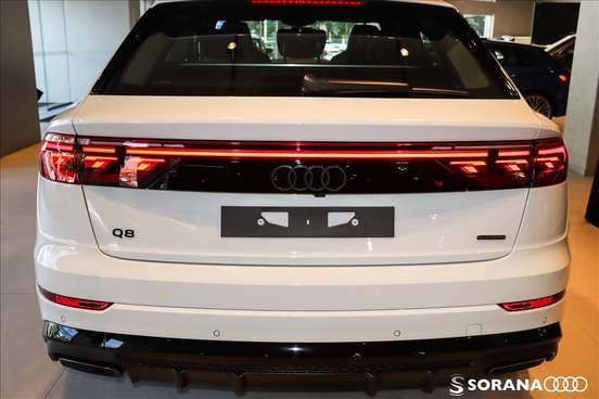 AUDI-Q8-2025