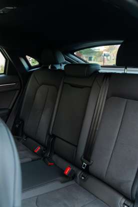 AUDI-Q3-2023