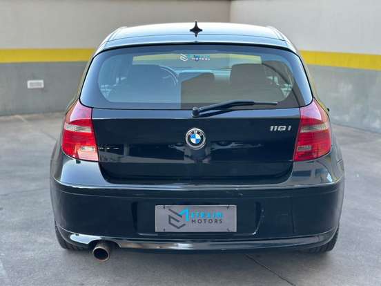 BMW-118i-2010