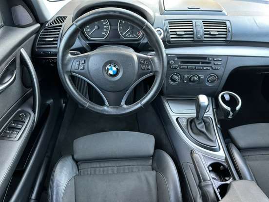 BMW-118i-2.0 TOP HATCH 16V GASOLINA 4P AUTOMÁTICO BMW-118i-2010