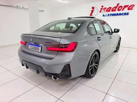 BMW-320i-2.0 16V TURBO FLEX M SPORT AUTOMÁTICO BMW-320i-2022