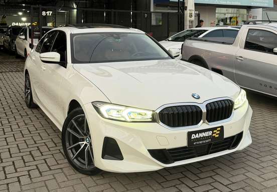 BMW-320i-2023