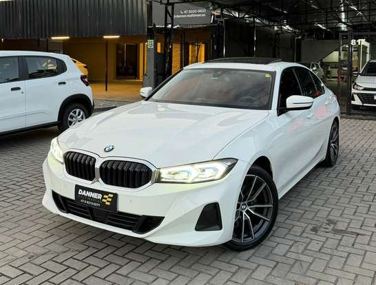 BMW-320i-2023