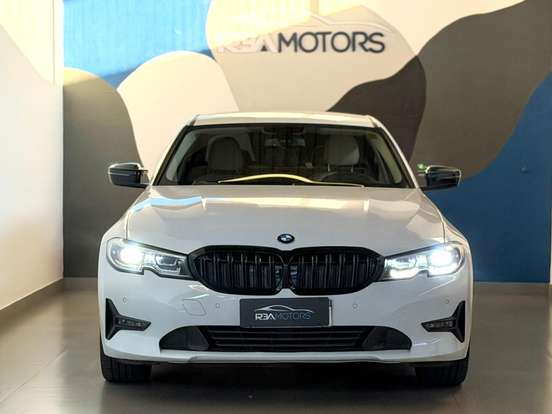 BMW-320i-2020