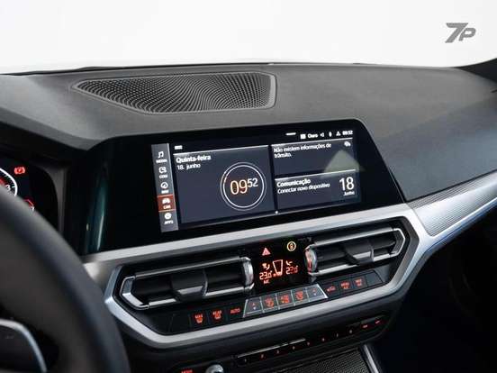 BMW-320i-2020