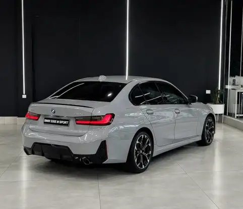 BMW-330e-2026