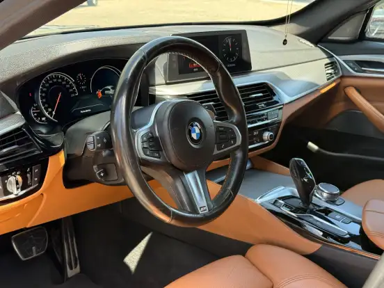BMW-540i-3.0 24V TURBO GASOLINA M SPORT AUTOMÁTICO BMW-540i-2017