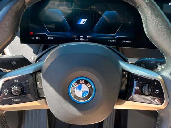 BMW-iX-2022