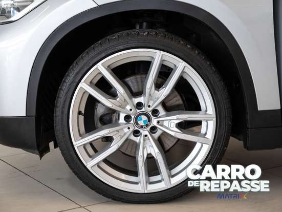 BMW-X1-2.0 16V TURBO ACTIVEFLEX SDRIVE20I X-LINE 4P AUTOMÁTICO BMW-X1-2016
