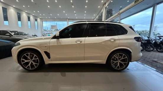 BMW-X5-2024