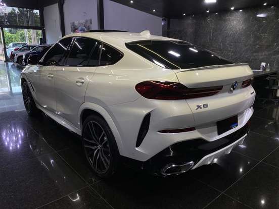 BMW-X6-2022