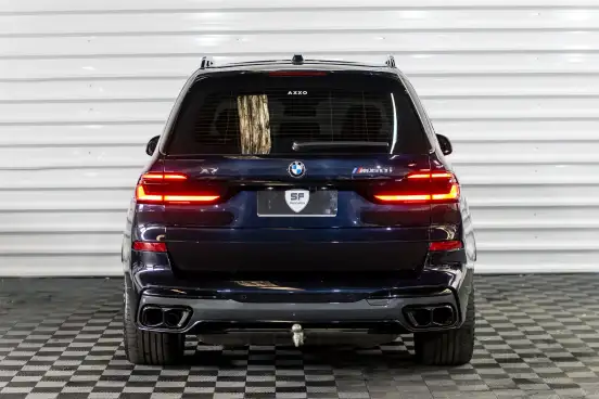 BMW-X7-2023