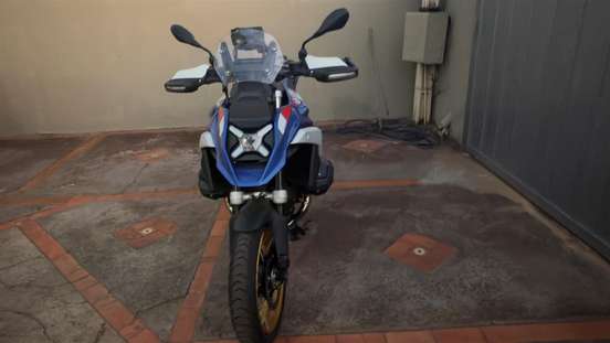 BMW-R 1300 GS TROPHY BMW-R 1300 GS TROPHY-2025
