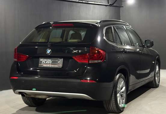 BMW-X1-2011