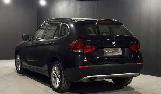 BMW-X1-2011