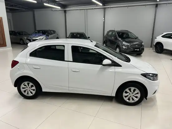 CHEVROLET-ONIX-2016