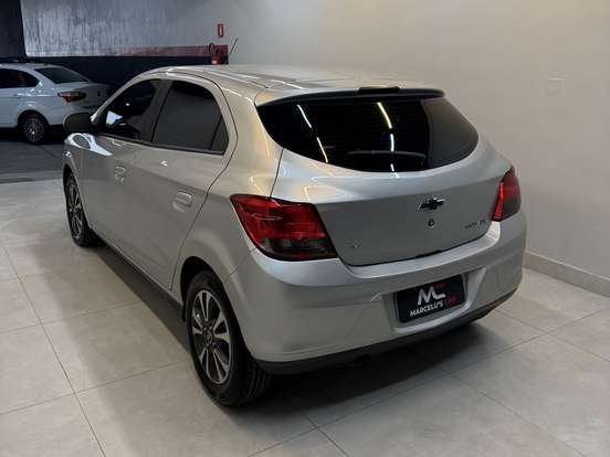 CHEVROLET-ONIX-2015